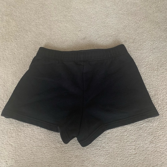 aritiza sweatshorts - Picture 2 of 3
